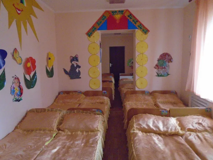 Спальня младшей группы