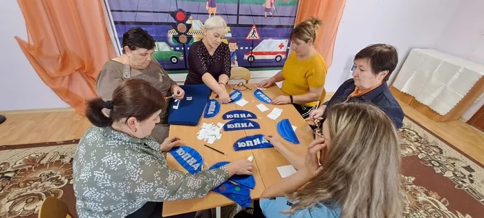 Шьем новые пилотки команде " ЮПИД"